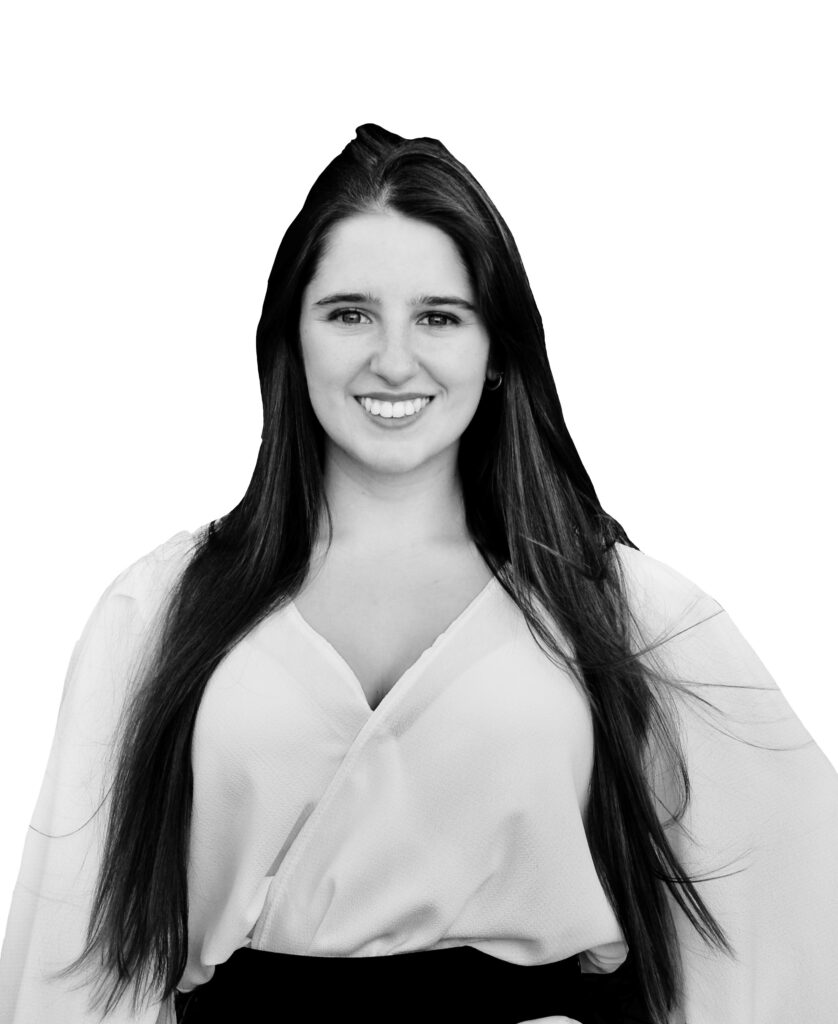 Agustina Hagelstrom earned a degree in law from Universidad Torcuato Di Tella and also completed a postgraduate program in Law and Technologies.